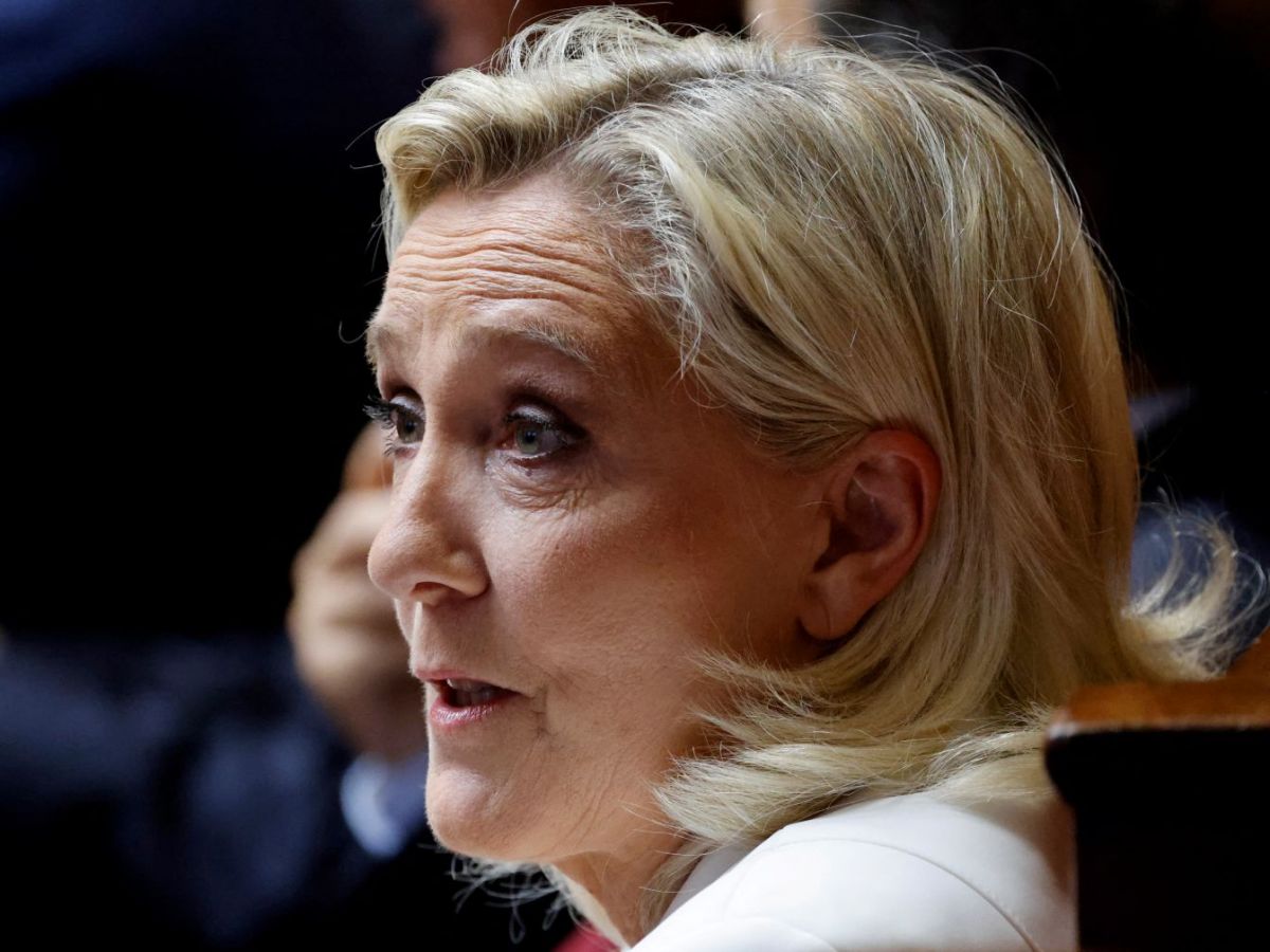 Marine Le Pen profite de la crise pour se présidentiabiliser