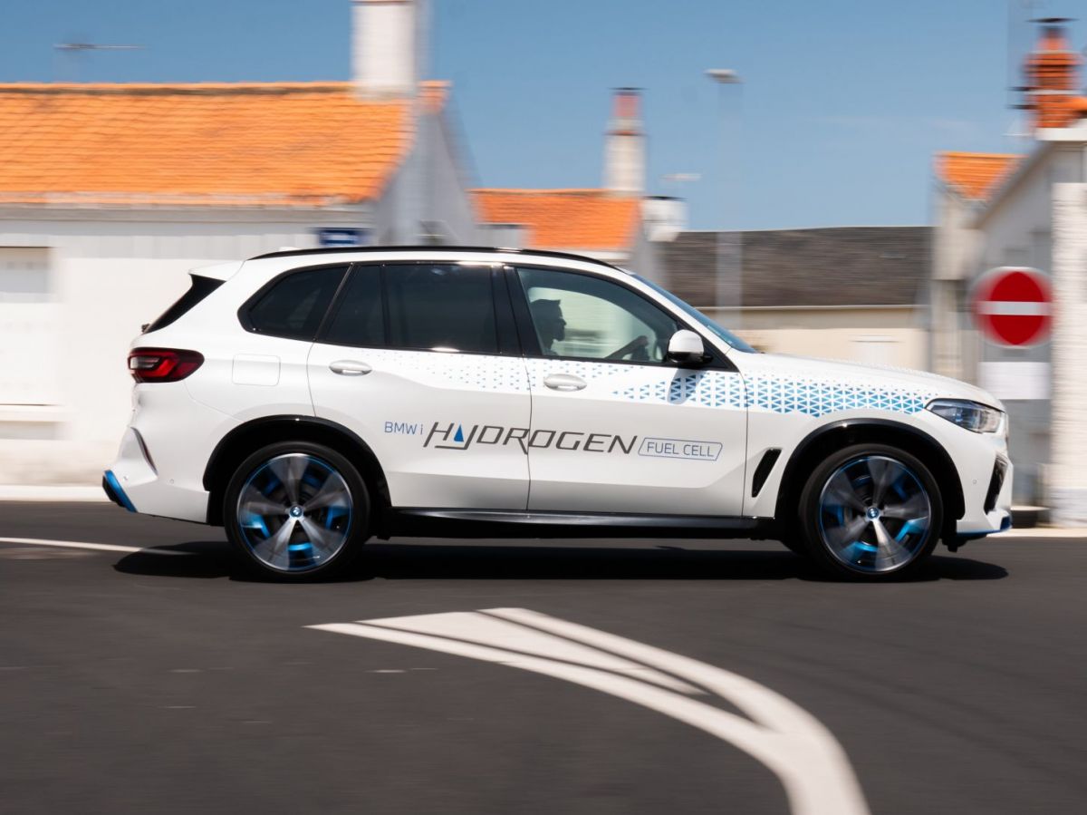 Voiture à hydrogène: pourquoi BMW persiste quand Mercedes renonce