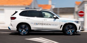 Voiture à hydrogène: pourquoi BMW persiste quand Mercedes renonce