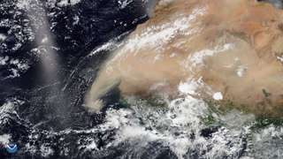 Spectaculaire : un immense nuage de sable du Sahara s'étire sur l'Atlantique