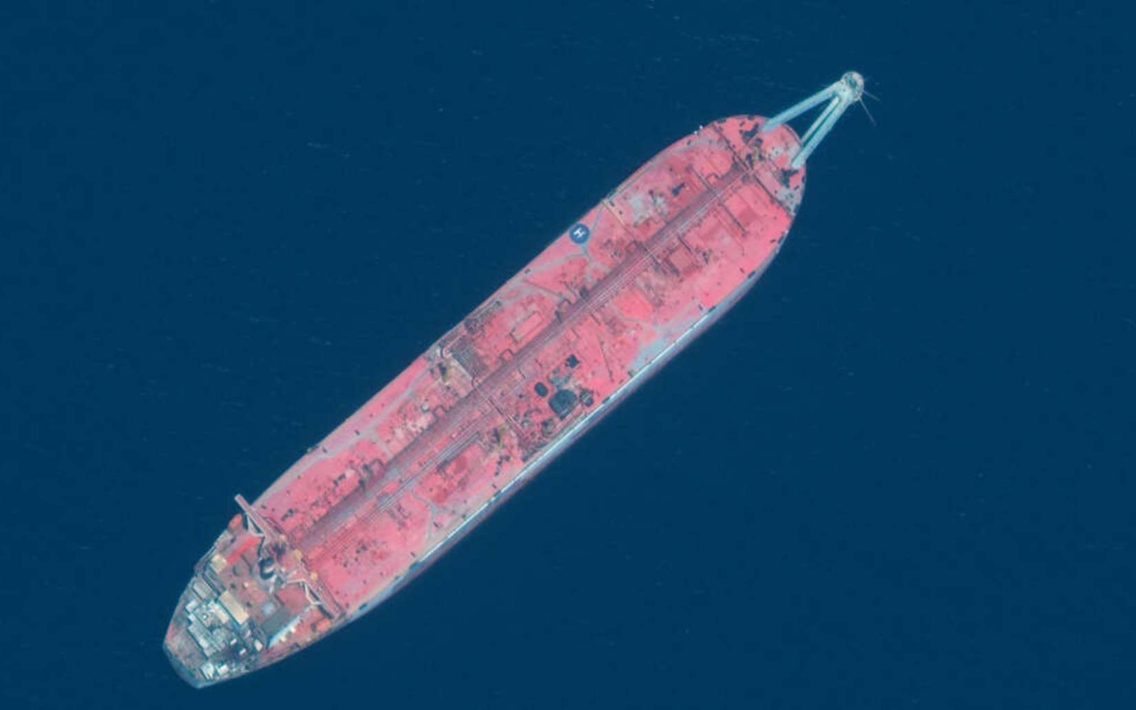 Un tanker à la dérive menace la mer rouge d'un désastre écologique