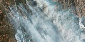 Les gigantesques incendies en Californie vus de l'espace