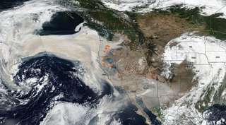 La fumée des méga-incendies en Californie fait route vers l'Europe