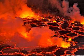 Éruption du Nyiragongo en RDC : La lave du volcan aux abords de  la ville de Goma