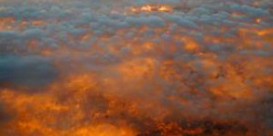 États-Unis : cet incendie a pris tellement d’ampleur qu’il crée sa propre météo !