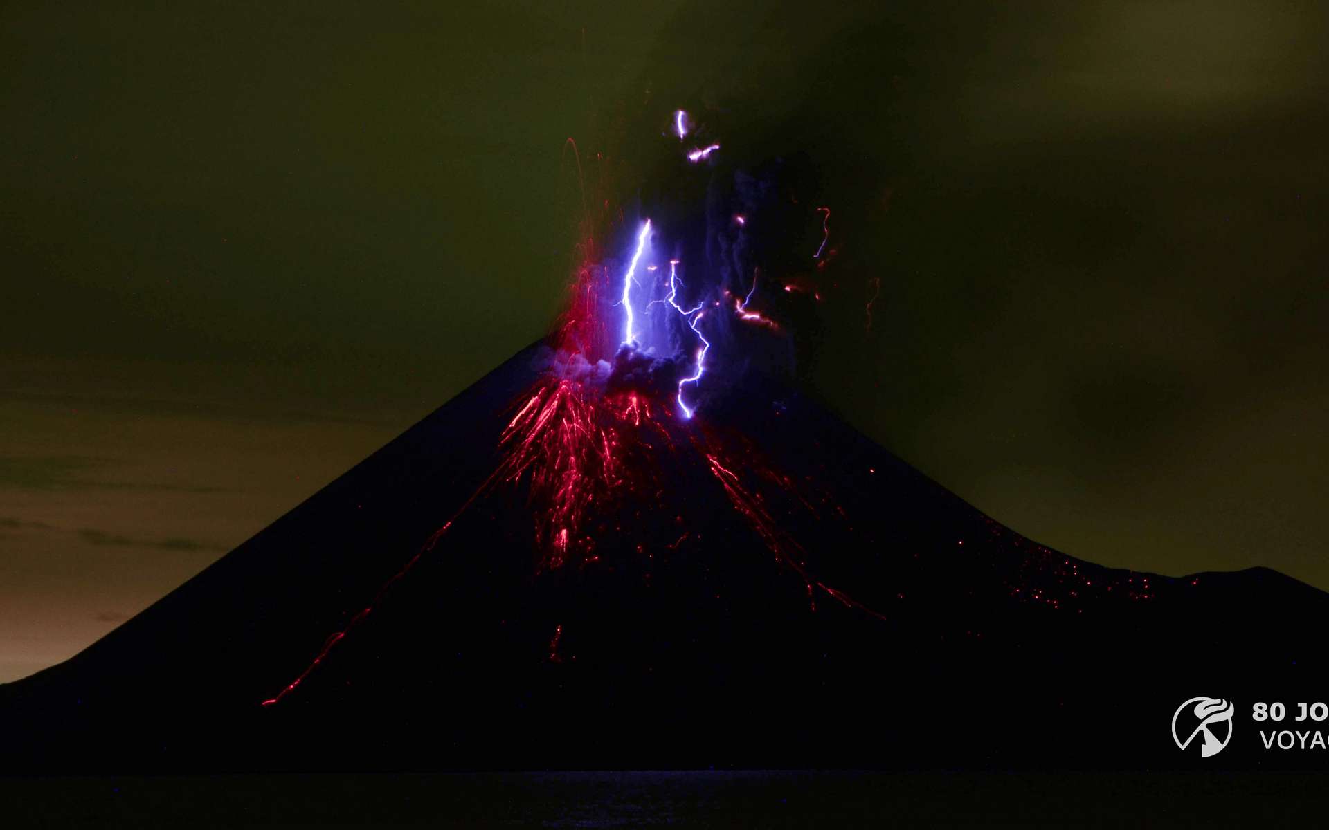 400.000 éclairs en 6 h lors de l'éruption du volcan Hunga Tonga-Hunga Ha’Apai !