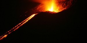 L’éruption en 2018 de l’Anak Krakatoa aurait été initiée par l'effondrement du volcan