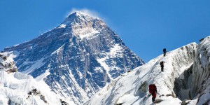 Quelle est cette trace inattendue que les hommes laissent sur l’Everest  ?