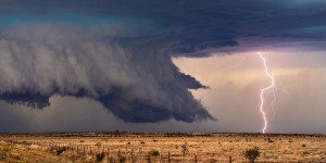 Phénomène météo extraordinaire : le nuage mur, un signe alarmant