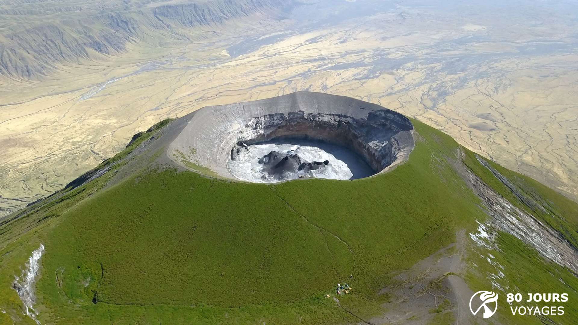 Des photos inédites du volcan le plus insolite de la Planète