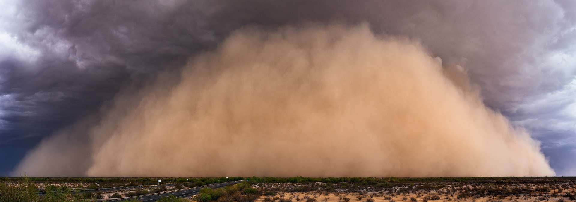 Une tempête de sable d'une envergure monstrueuse en Égypte