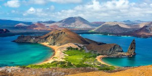 Impressionnante éruption sur une île inhabitée des Galápagos !