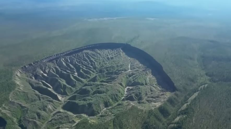La porte des enfers, cet immense cratère situé dans la forêt boréale de Sibérie, ne cesse de s’agrandir