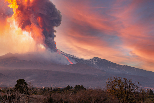 Volcan : l’Etna vient d’entrer en éruption, quelles conséquences pour la Sicile ?