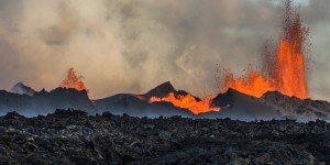 En Islande, la faille qui s’est « réveillée » après plus de 800 ans d’inactivité laisse échapper de grandes quantités de magma