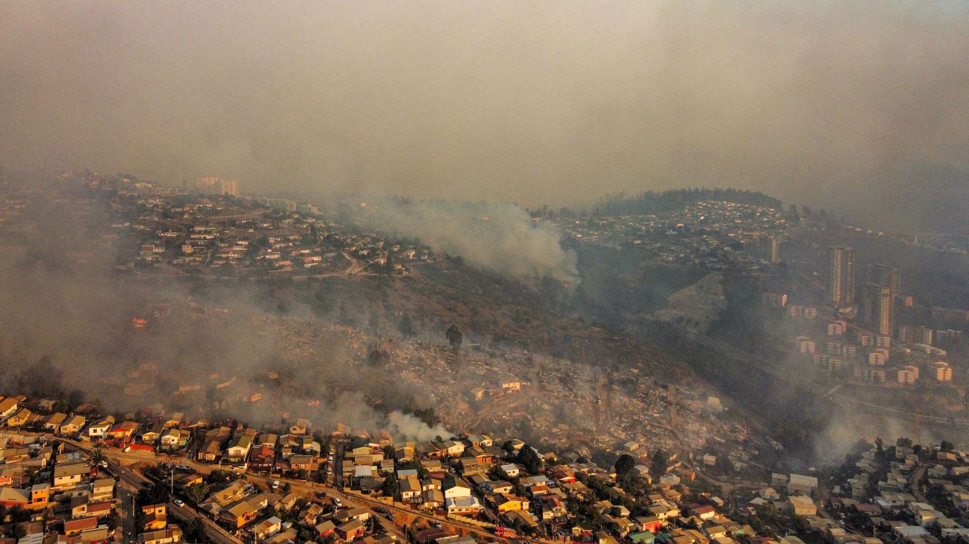 Chili : Comment expliquer l’ampleur de l’incendie le plus meurtrier de l’histoire du pays ?