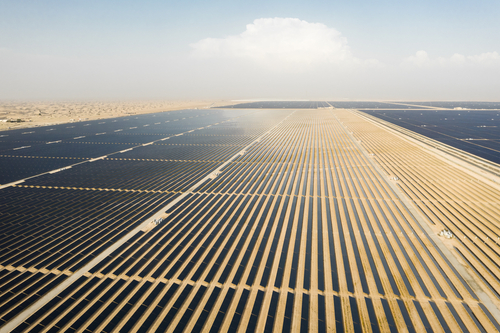 Comment des fermes solaires massives pourraient déclencher des averses dans les déserts des Emirats arabes unis ?