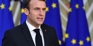 'Gilets jaunes' : Macron annule la hausse des taxes sur les carburants