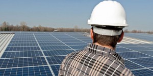 Énergie solaire : le Sénat rejette le projet de révision à la baisse des tarifs