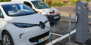 Voiture électrique en Hauts-de-France : le réseau de bornes de recharge monte en puissance dans la concertation