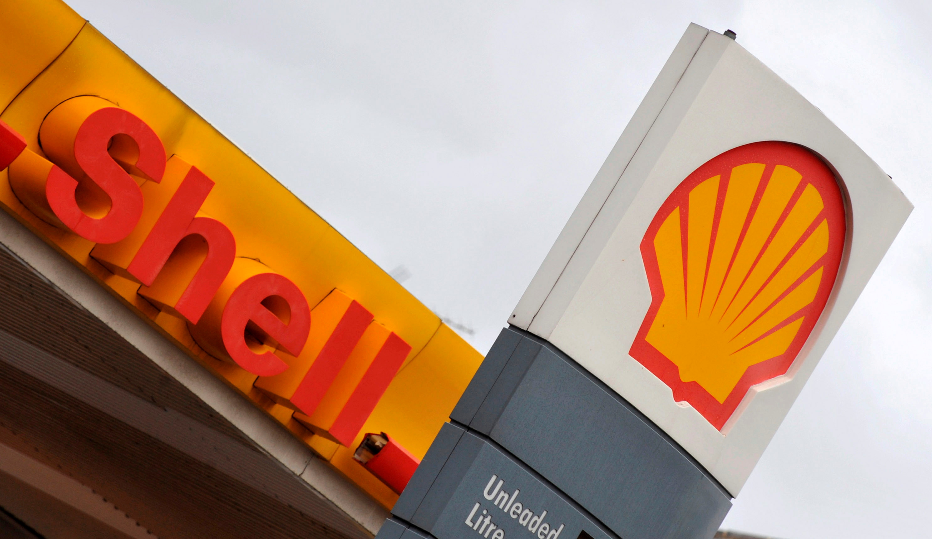 Climat : des activistes poussent Shell à suspendre son assemblée générale