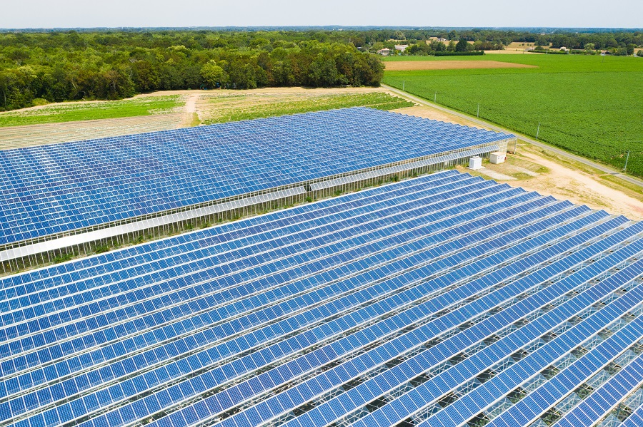 Énergie : face au géant chinois, l’Europe compte relocaliser ses panneaux solaires