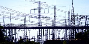 Electricité : 100 milliards d'euros pour moderniser le réseau, selon RTE... pas forcément, dit le régulateur
