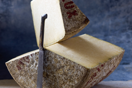 Cantal : deux poids, deux mesures pour un même fromage
