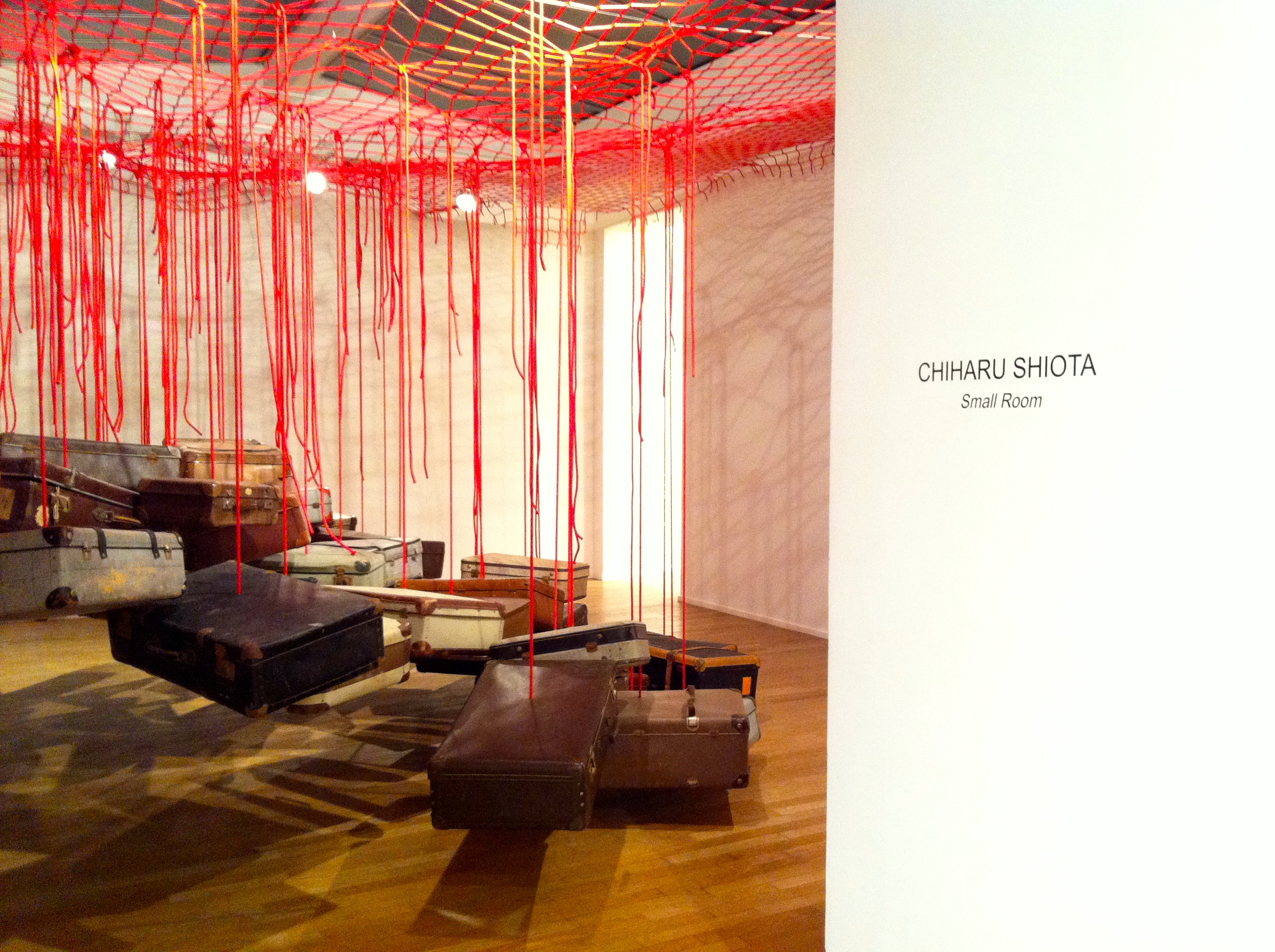 Chiharu Shiota – Small room, miroir des sentiments
