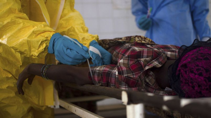 Ebola: peut-on donner le sérum expérimental à tous ?
