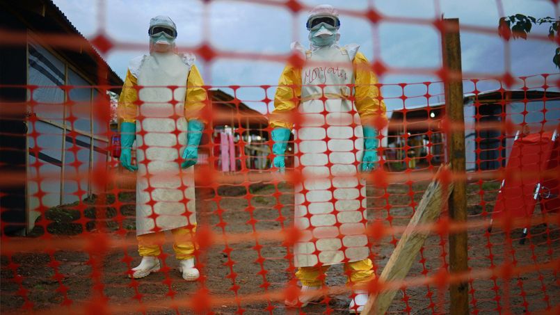 L'épidémie d'Ebola, «une guerre» pour MSF, «largement sous-évaluée» selon l'OMS