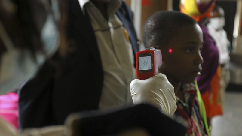 Ebola: contrôles impuissants à l'aéroport de Monrovia