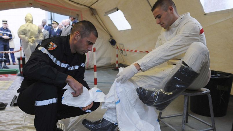 Ebola: en France, 480 signalements et 17 cas «possibles» depuis juin