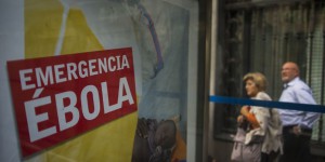 Le monde intensifie ses efforts contre Ebola