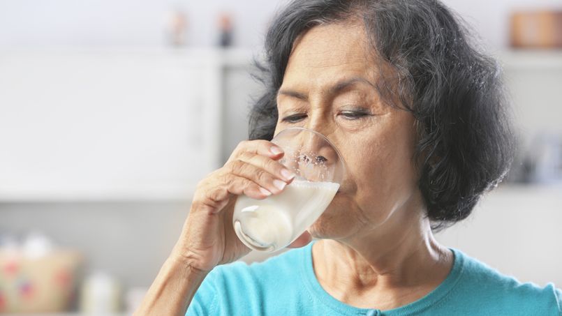 Les seniors doivent-ils boire du lait avec modération ?
