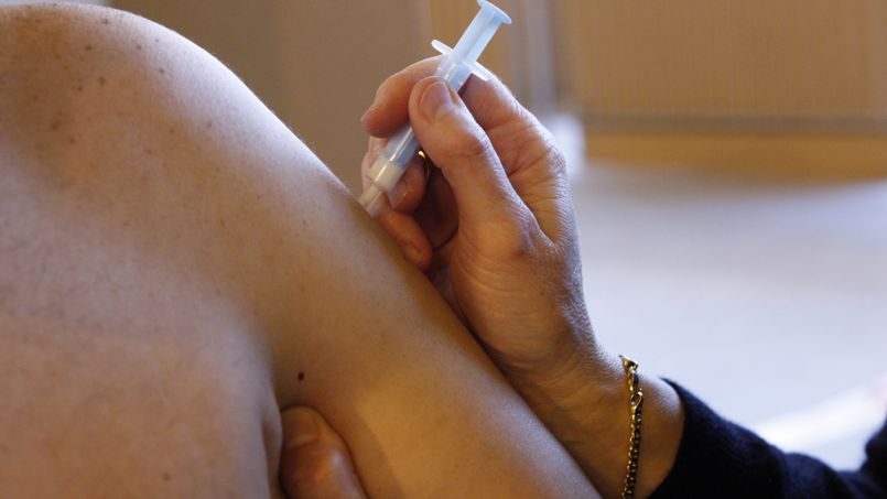 Vaccination en pharmacie : la proposition provoque la colère des médecins