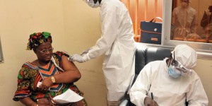 Ebola: efficacité record pour le vaccin testé en Guinée