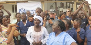 Après le Liberia, la Sierra Leone voit s'éloigner Ebola