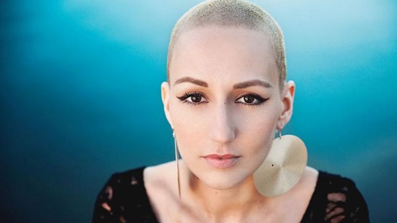 Une chanteuse primée pour un clip parodique sur son cancer