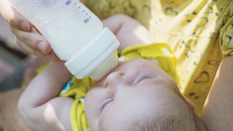 Une facture de 9000 euros de lait pour sauver un bébé