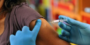 Une étude confirme l’absence de lien entre vaccins et sclérose en plaques