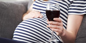 Alcool et grossesse: une campagne du lobby du vin révolte les professionnels de santé