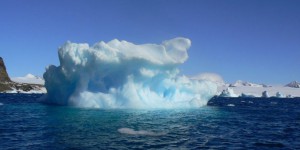 On peut suivre la dérive des icebergs grâce aux bruits qu'ils produisent