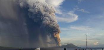 Impressionnante vidéo de l'éruption volcanique du volcan Tavurvur