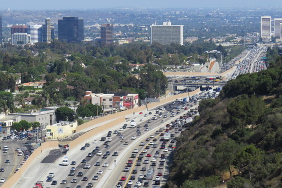 Contre Trump, les constructeurs automobiles concluent un accord anti-pollution avec la Californie