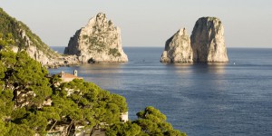 À Capri, la pêche illégale des dattes de mer dévaste la côte