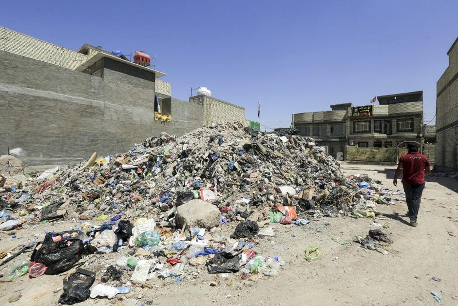 Bagdad noyé dans les déchets malgré des icônes sacrées