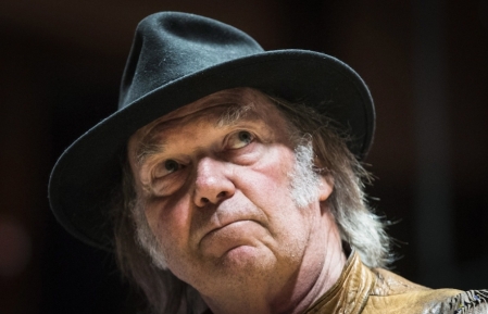 Neil Young décline l'invitation de l'Association des producteurs pétroliers