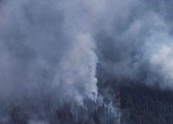 Un incendie demeure hors de contrôle en Colombie-Britannique