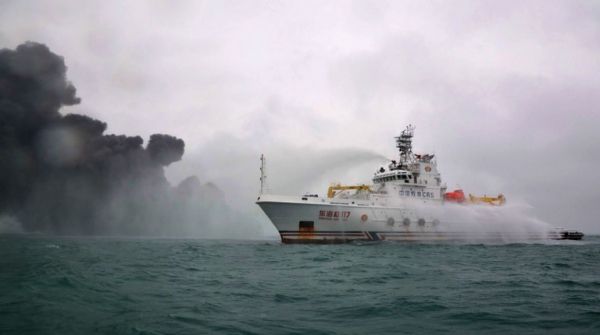 Catastrophe en mer de Chine: le pétrolier risque d’exploser
